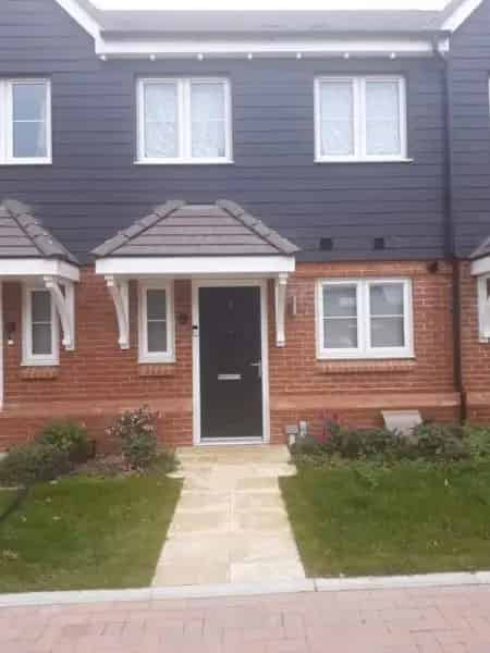 Two Bedroom House with Garden Burgess Hill Haywards Heath