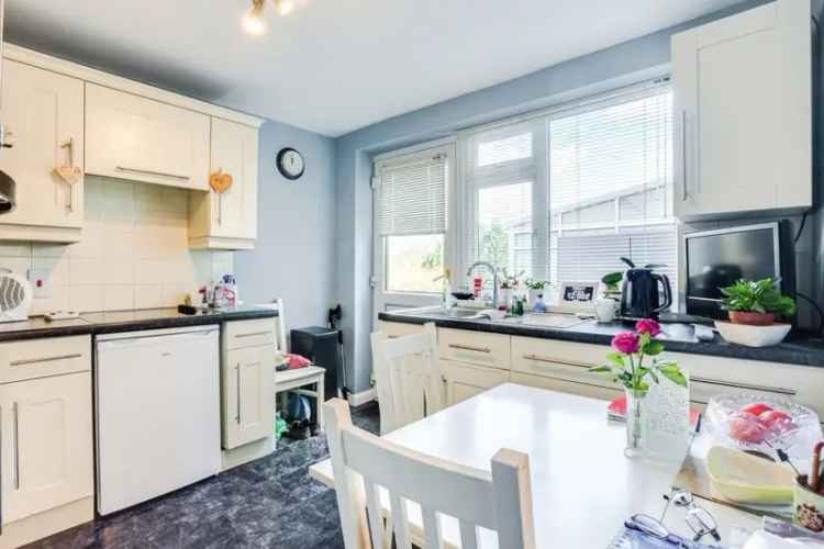 5 Bedroom House with Annex and Landscaped Gardens
