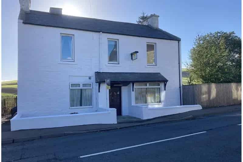 4 Bed Detached House with 3 Reception Rooms and Business Premises