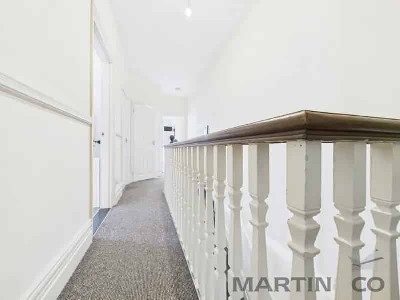 Spacious 2-Bedroom Flat for Sale - 999 Year Lease - Chain Free