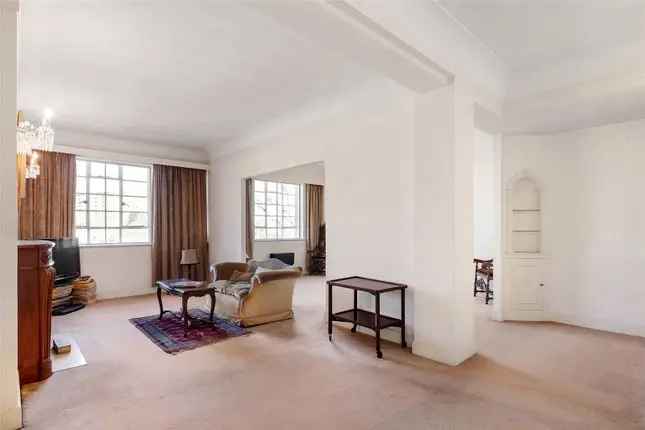 Flat for sale in Hyde Park Place, London W2