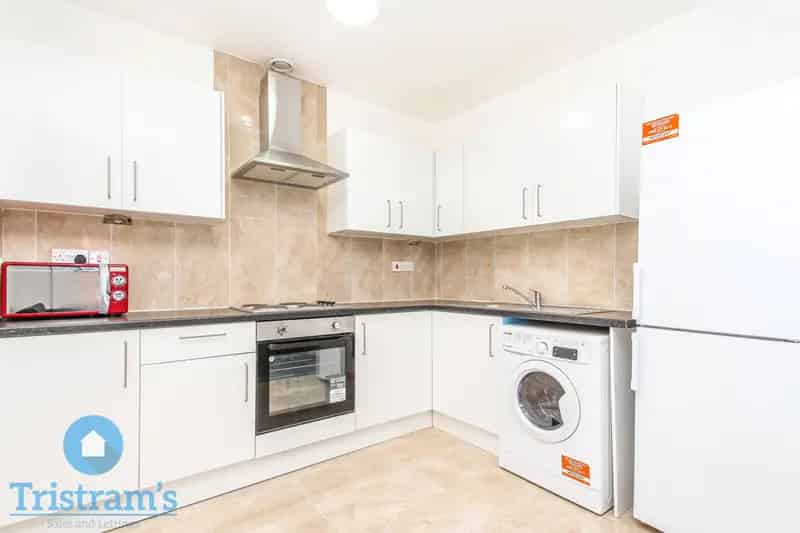 2 Bedroom Apartment House to Rent City Center