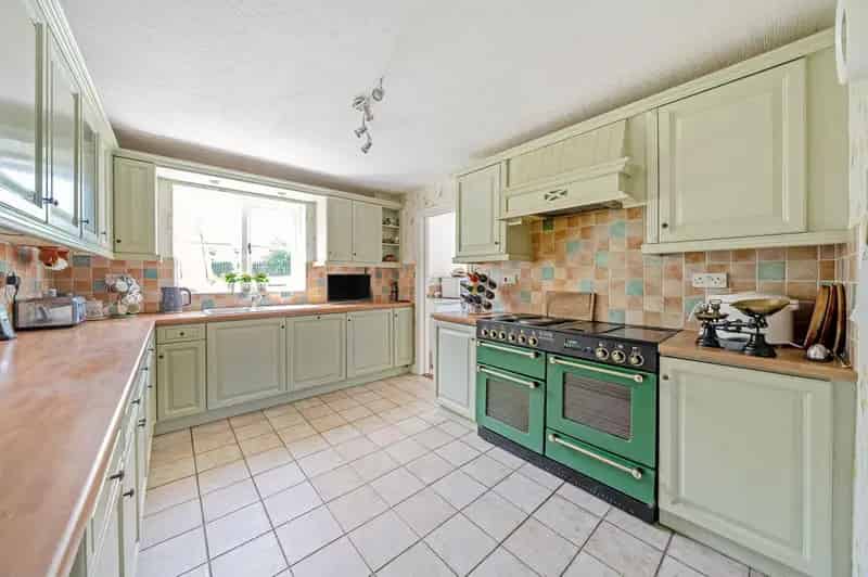 4 bed property for sale