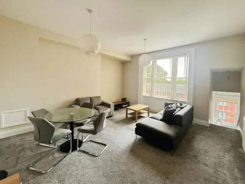 2 bedroom Flat
 To Let
