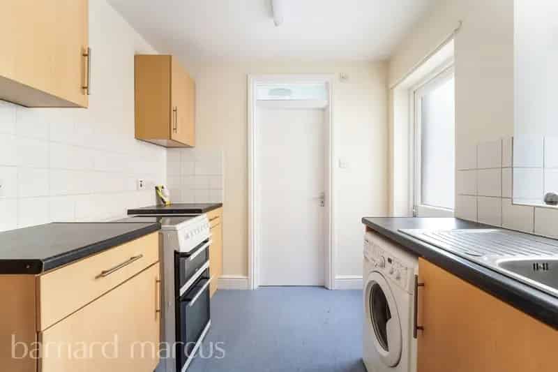 One or Two Bedroom Flat Near Epsom Town Centre