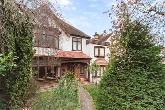 Six Bedroom Detached House for Sale Abbotswood Road SW16