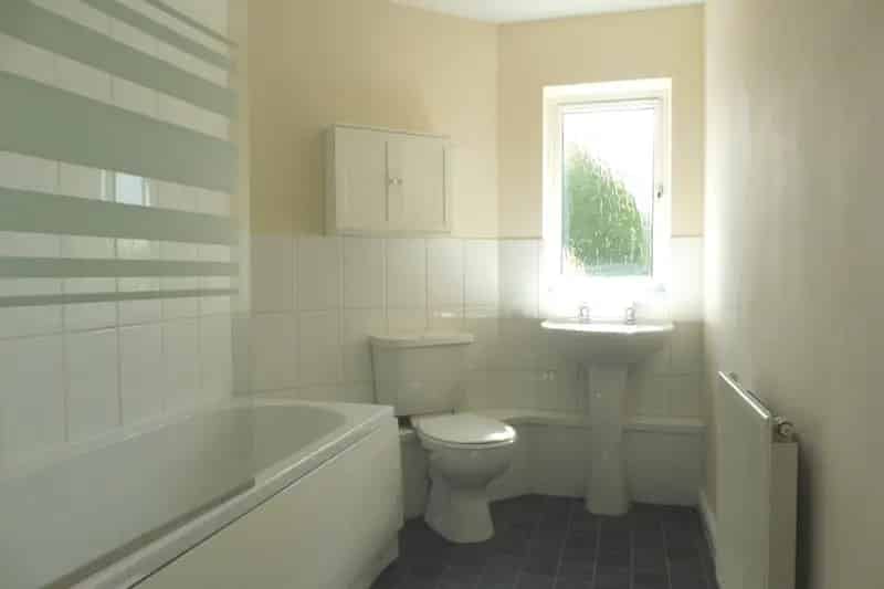 First Floor Apartment Two Double Bedrooms Garage Zero Deposit Available