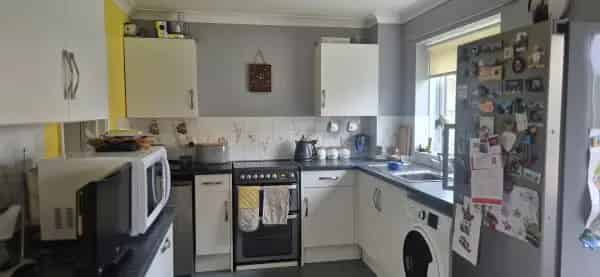 2 Double Bed Semi Detached House Near Schools