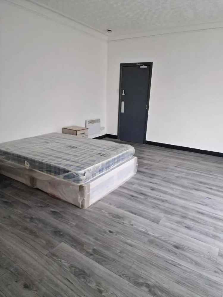 1 bedroom in a house share to rent