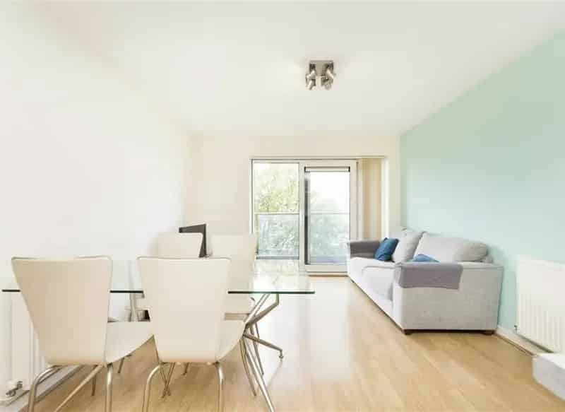 2 Bed Apartment Tequila Wharf Limehouse Canal Views