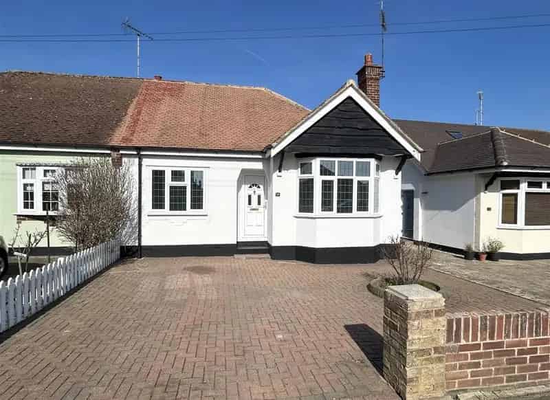 3 Bedroom Bungalow For Sale