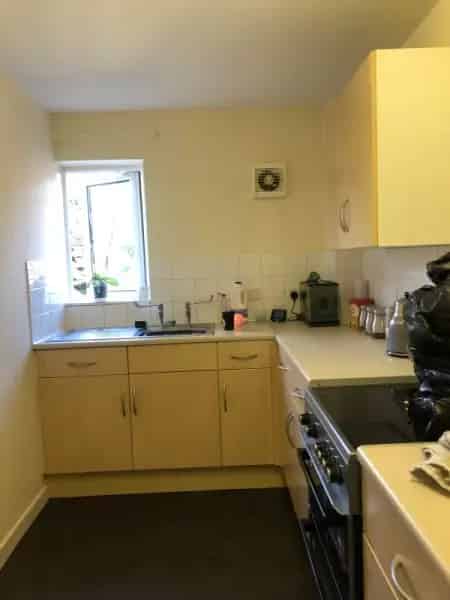 Spacious One Bedroom Flat New Carpets