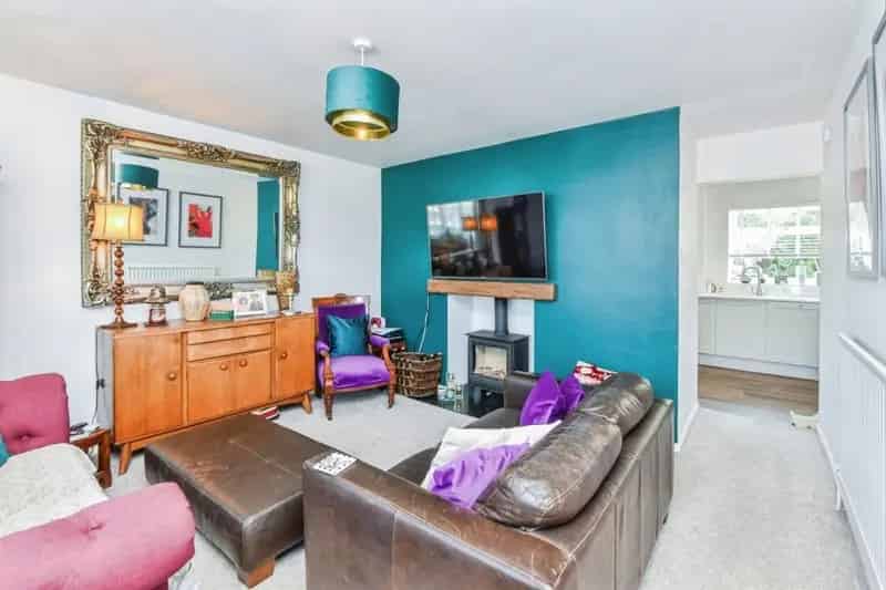 Modern 3-Bed Semi-Detached Home Warminster