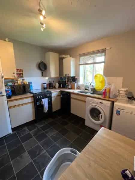 2 Bed Flat Southmead Bristol Newly Renovated Kitchen Bathroom