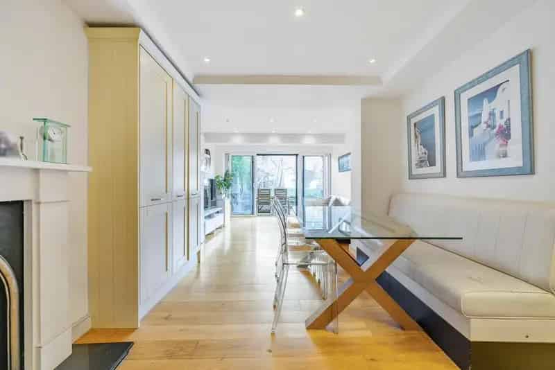 3 Bedroom Flat Royal Crescent West Facing Garden