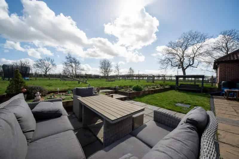 4 Bedroom Barn Conversion Winfarthing