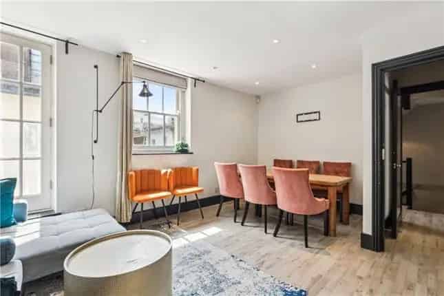3-Bed Mews House South Kensington Exceptional Versatile Living Space