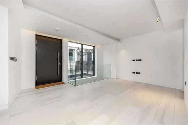 Luxury 3-Bedroom Townhouse for Rent Borough High Street SE1