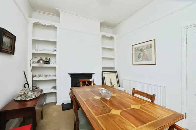 City Golden Triangle End-Terraced House 3 Bed 3 Reception Rooms