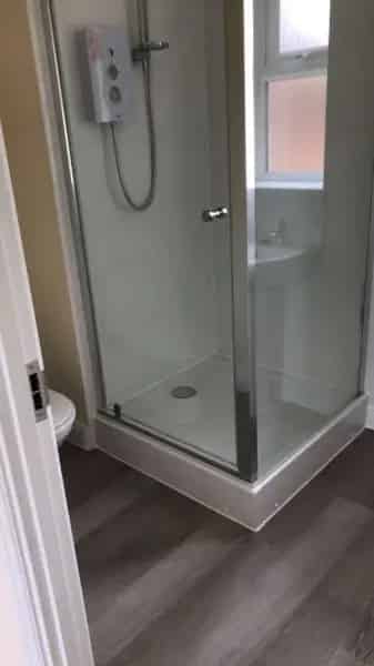 3 Bedroom Detached House with Private Drive