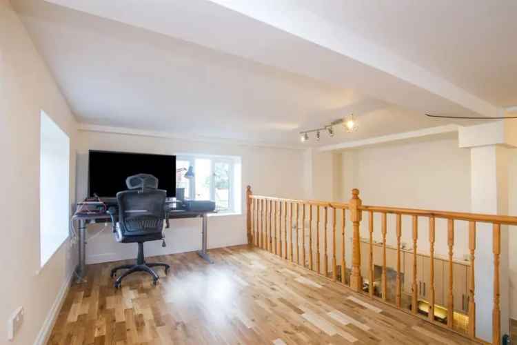 2 Bed Apartment in Converted Brewery with Parking