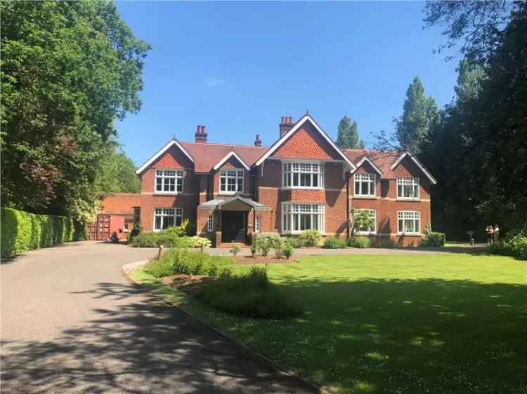  For Sale in Reigate and Banstead, England