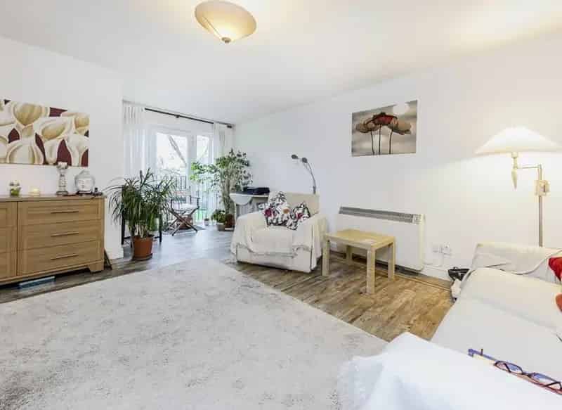2 Bedroom Apartment Near Kingston Town Centre