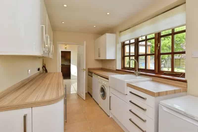 3-Bedroom Detached Character Property Hanslope Milton Keynes