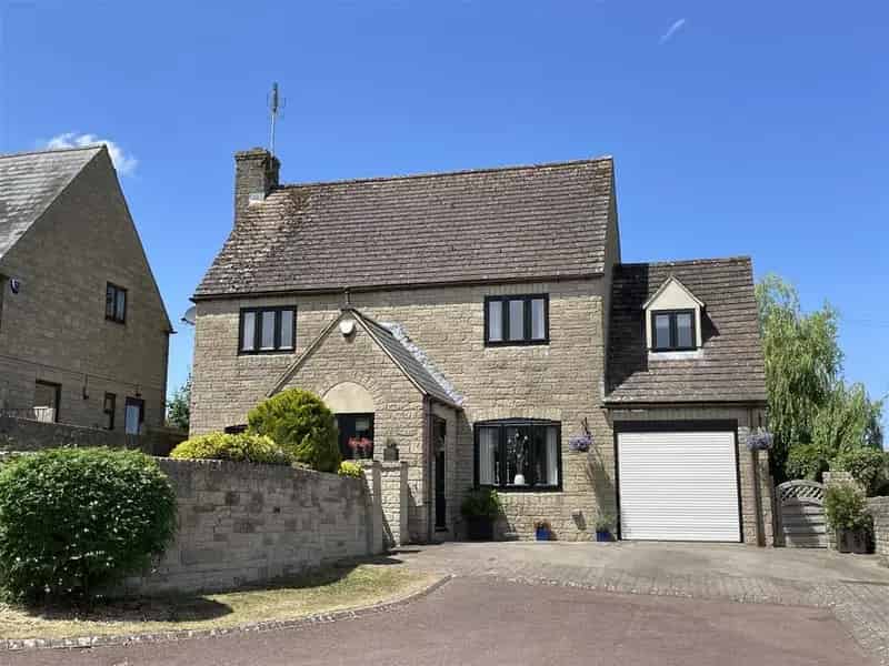 4 Bedroom Detached House for Sale in Northleach