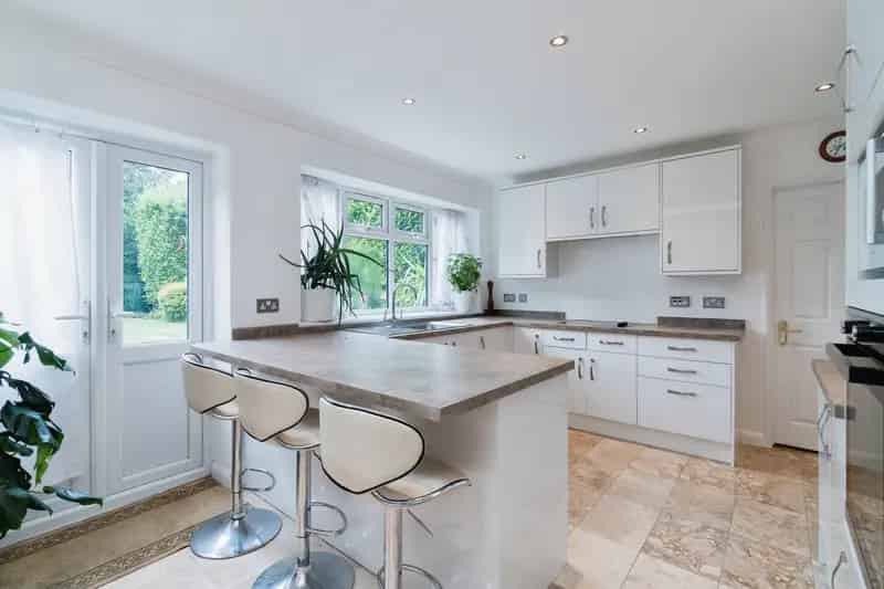 Four Double Bedroom Detached House with Stunning Gardens