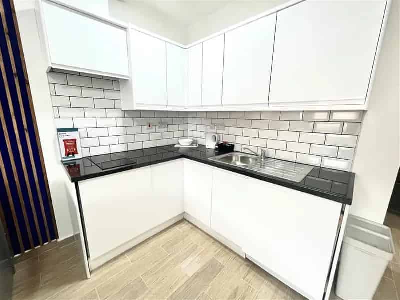 Stylish Studio Apartment with Modern Amenities