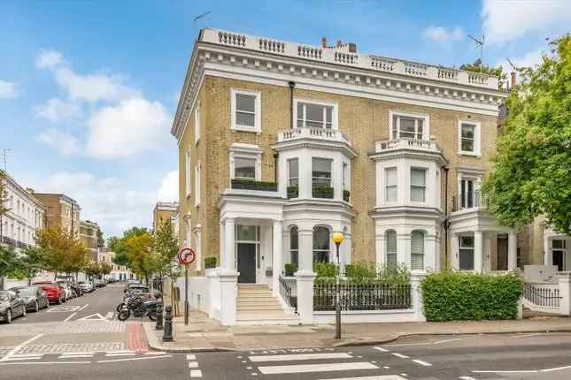 2-Bed Top Floor Apartment in Redcliffe Gardens Chelsea