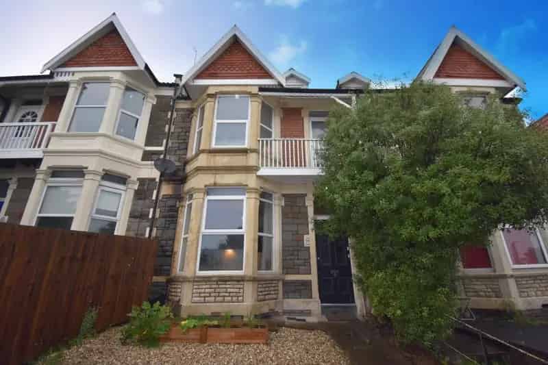 3 Bedroom Maisonette Brislington Part Furnished Family Home