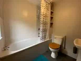 2 Bed Detached Bungalow Ballynahinch Large Garden Ample Parking