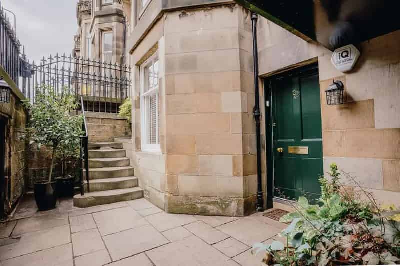 3 Bedroom Apartment for Sale in Edinburgh's West End