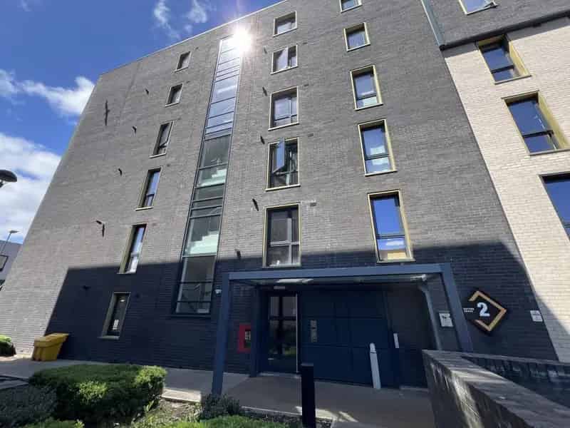 2 Bedroom Apartment to Rent Fabrick Square