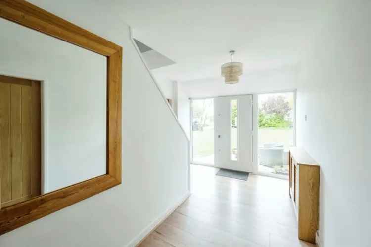 Four Bedroom Family Home with Large Garden and Planning Permission