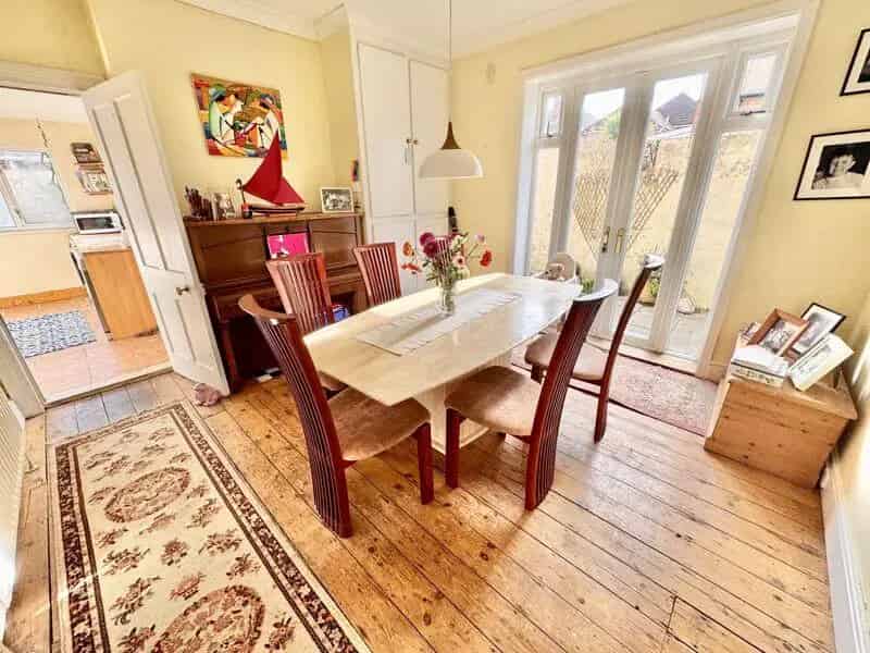 5 Bedroom Detached House for Sale Near Southbourne Grove