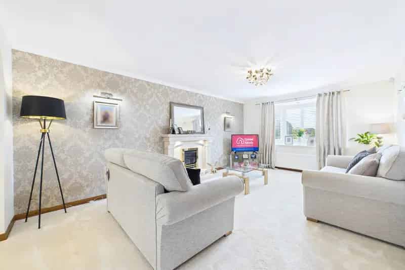 4 Bedroom Detached House to Rent Cumbernauld