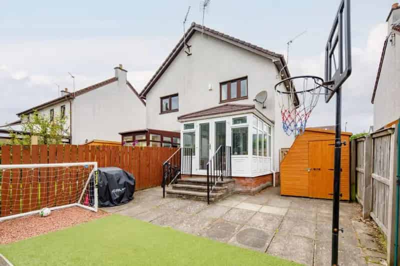 3 bedroom semi-detached villa for sale