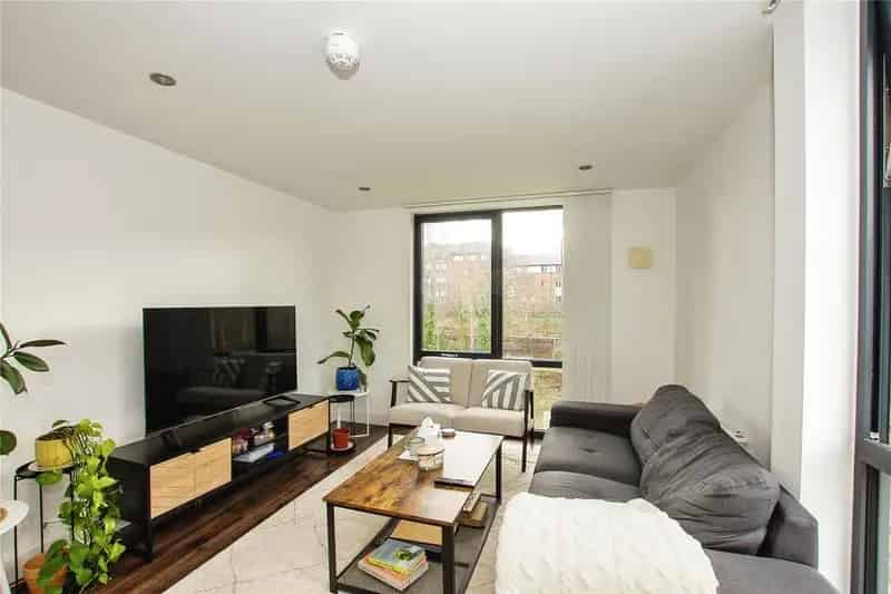 2 Bedroom Apartment for Sale Ground Rent Details