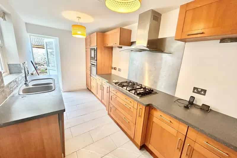 3 Bedroom Mid Terrace House Fratton Portsmouth Zero Deposit Available