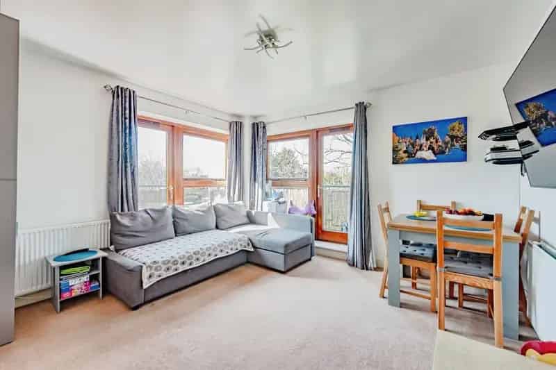Two Bedroom Top Floor Apartment with Balcony and Parking