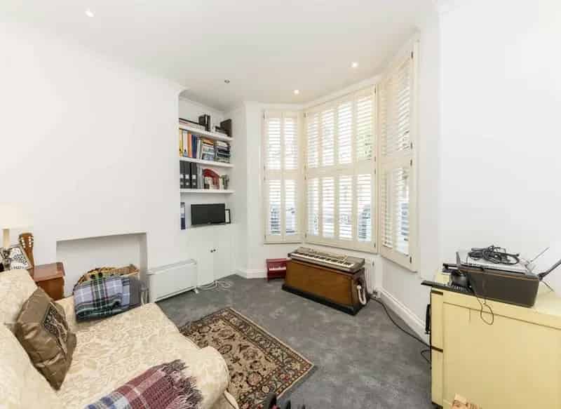 Three Double Bedroom Victorian Conversion Fulham