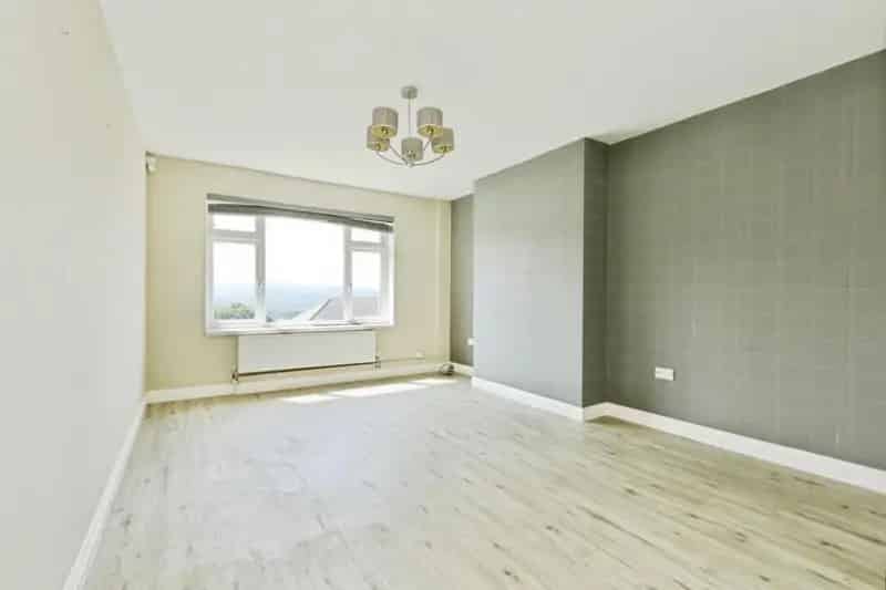 2 Bed Flat for Sale Sheffield - Modern Shower Room & Balcony