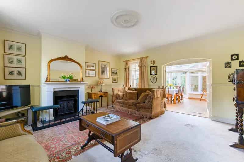 3 Bedroom Period House for Sale in Hethe