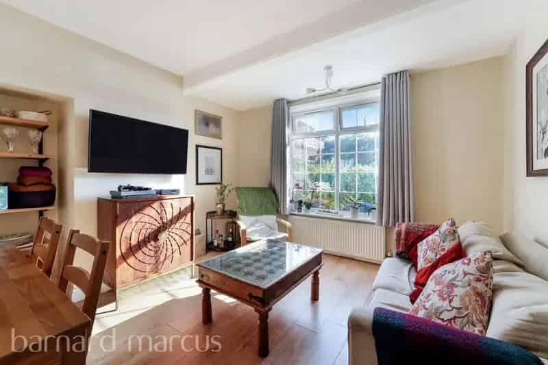 2 Bed House Near Morden Town Centre