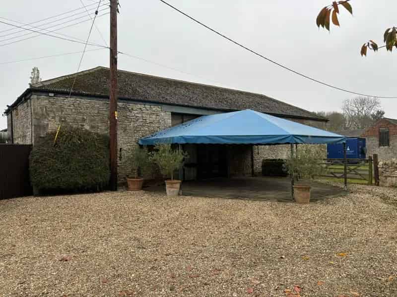Grade II Listed Barn with Ample Parking