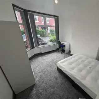 4 Double Bedroom Student House Manchester