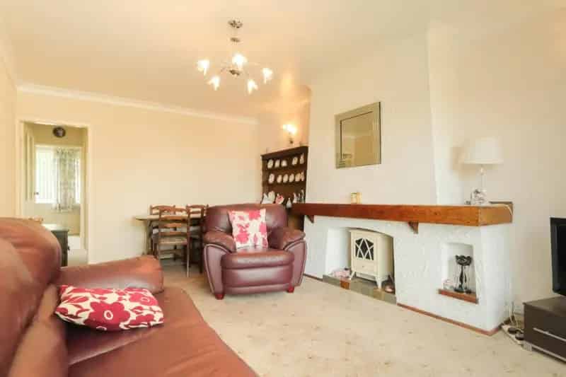 2 Bedroom Bungalow For Sale Stunning Views No Chain